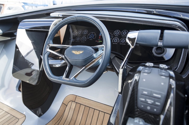 First-Aston-Martin-AM37-sportsboat-delivered-to-Miami